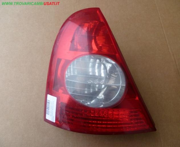 FANALE POST.S. RENAULT CLIO (C65/B65)  Parti elettriche  Fanaleria  Fanali  Fanale post. sx. RENAULT - CLIO II - 01-01-2004 - 01-01-2006, RENAULT - CL