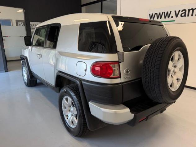 TOYOTA FJ Cruiser 2 WD rif. 24063381 - Foto 7