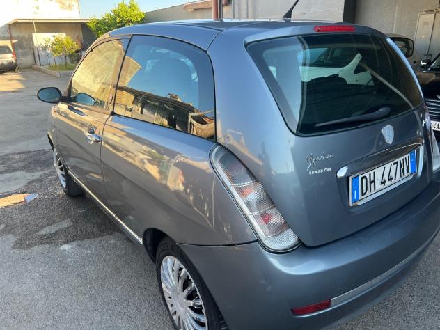 Lancia Ypsilon 1.3 MJT 75 CV 07 - Foto 7