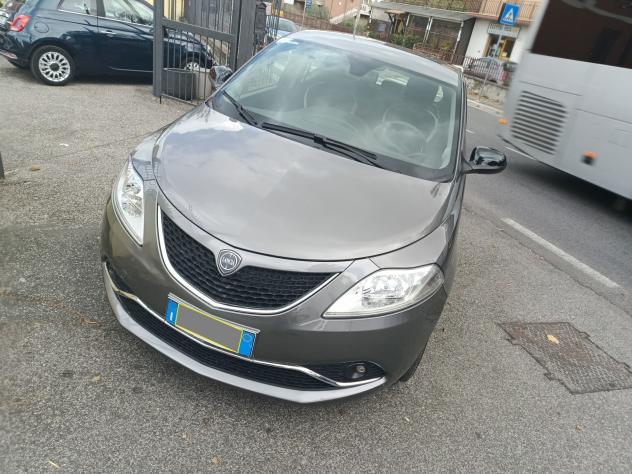 Lancia Ypsilon 1.2 69 CV 5 porte GPL Ecochic Gold - Foto 3