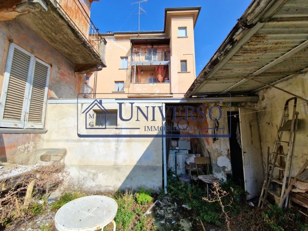 CASA INDIPENDENTE DA RISTRUTTURARE CON CORTILE IN CENTRO - Foto 7