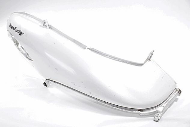 CARENA POSTERIORE DESTRA PIAGGIO BEVERLY TOURER 300 2009 - 2011 CM02460200BT RIGHT REAR FAIRING ATTACCHI DANNEGGIATI CON LEGGERI GRAFFI - Foto 2