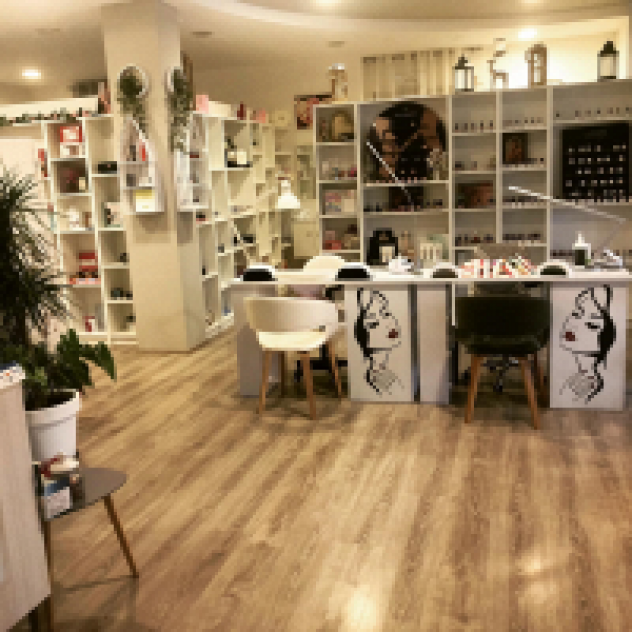 La Dea Nails &amp; Beauty