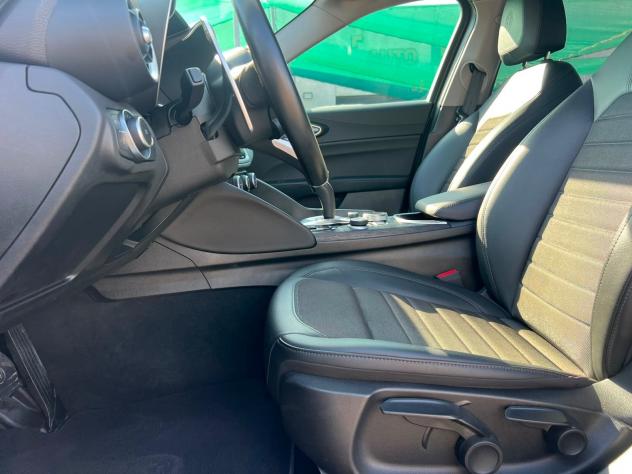 Alfa Romeo Giulia 2.2 Turbodiesel 190 CV AT8 Executive - Foto 9