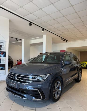 Volkswagen Tiguan 2.0 TDI 150 CV SCR DSG R-Line - Foto 2