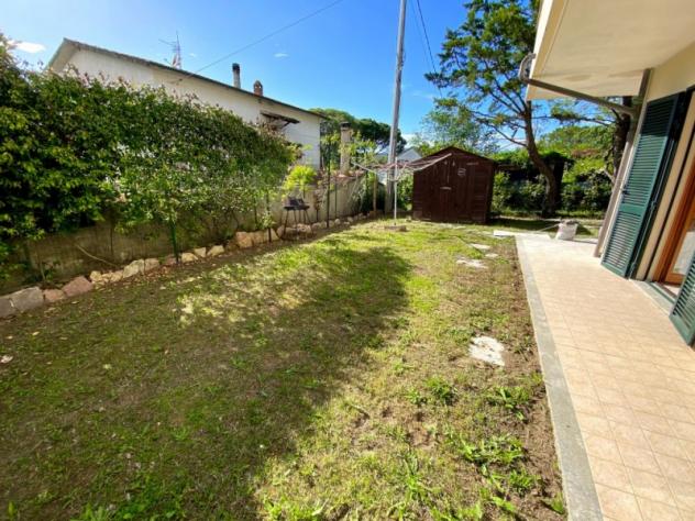 BIVIO DI RAVI APPARTAMENTO CON INGRESSO INDIPENDENTE AL PIANO TERRENO E AMPIO GIARDINO - Foto 2