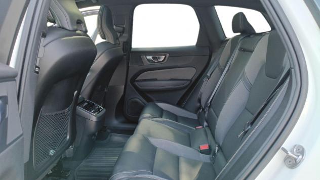 Volvo XC60 B4 D AWD automatico Ultimate Dark - Foto 9