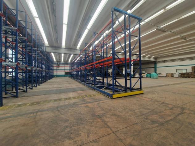 Immobile di 2950 m² con più di 5 locali in affitto a Inveruno - Foto 9