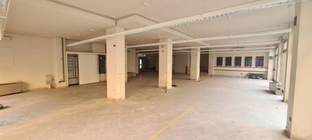 Locale comm.le/Fondo in vendita a Carrara 450 mq Rif: 1407966