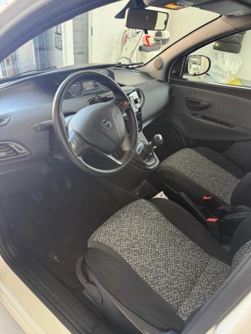 Lancia Ypsilon 1.0 FireFly 5 porte S&S Hybrid Ecochic Silver - Foto 3
