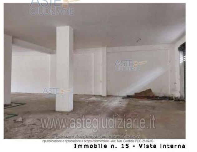 IMMOBILI-IMMOBILE COMMERCIALE-Via Ponchielli, 8/ABC - Foto 2