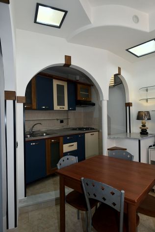 Bivano Elegante Ristrutturato Accessoriato Arredato di tutto - Foto 2