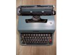 Macchina da scrivere "Olivetti Lettera32"