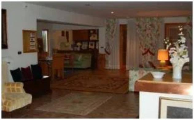Immobile in asta di 1413 m² con più di 5 locali e box auto in vendita a Broccostella - Foto 2