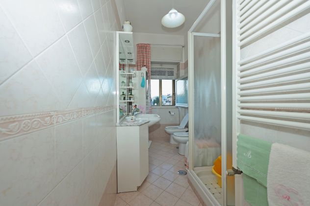 APPARTAMENTO CON POSTO AUTO - Foto 4