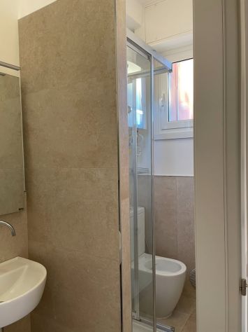 ROMA VIA LUCRINO – CAMERA/APPARTAMENTO PER STUDENTI LUISS – VICINO VIALE ROMANIA - Foto 8