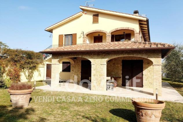 Rustico / Casale di 1050 m² con più di 5 locali e posto auto in vendita a Montepulciano - Foto 19