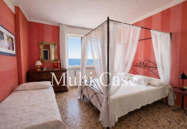 APPARTAMENTO CON AFFACCIO DIRETTO SUL MARE – LIDO DI CAMAIORE (LU) - Foto 12