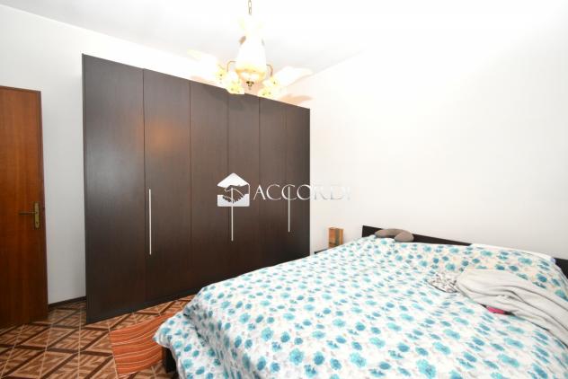 CASA INDIPENDENTE di 4 vani e di 380 mq (GODEGA DI SANT'URBANO) rif. GA8 - Foto 6