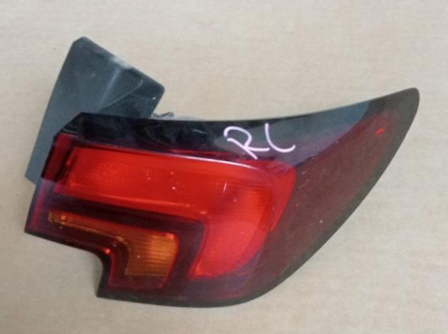 FANALE POST. PARTE EST. D. VERSIONE 5 PORTE 999-U1295002 Parti elettriche  Fanaleria  Fanali  Fanale post. dx. OPEL - ASTRA K - 01-11-2015 -
