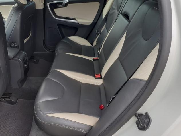 Volvo XC60 D5 AWD Geartronic R-design KM CERTIFIC-GARANZIA - Foto 7