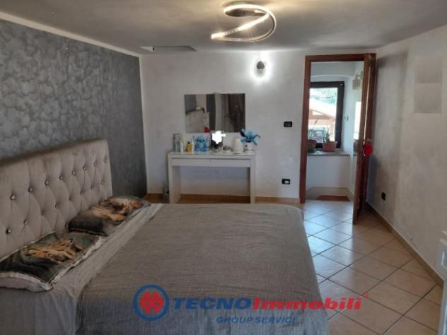 Casa indipendente di 90 m² con più di 5 locali e posto auto in vendita a Corio - Foto 10