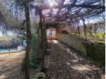 Villa indipendente di oltre 300 mq con piscina e corte