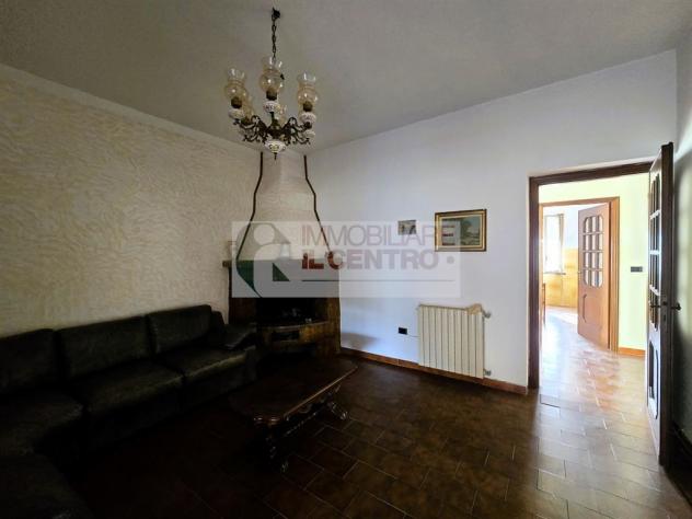 PORZIONE DI BIFAMILIARE CON GARAGE E TERRENO - Foto 17
