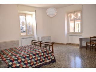 AMPIE CAMERE IN AFFITTO PER STUDENTI