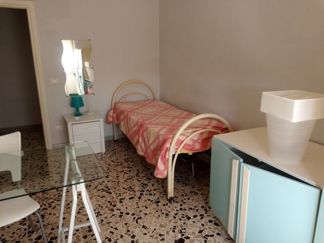Affittasi stanza per studentesse zona Policlinico Federico II - Foto 2
