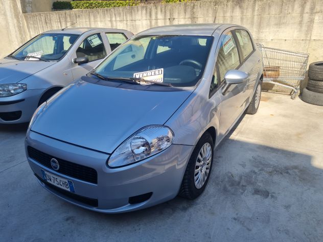 VENDO FIAT GRANDE PUNTO 5 P METANO ANNO 2009 - Foto 2