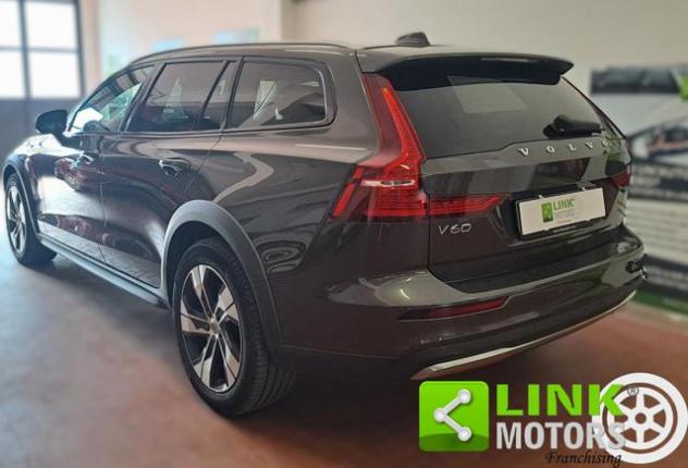 VOLVO V60 Cross Country 2.0 B4 D 211H 195 MHEV HYBRID PLUS AWD AUTOMATICA rif. 24055716 - Foto 4