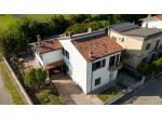 Casa indipendente di ampie metrature con corte e servizi annessi