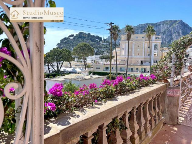 StudioMusco vende a Capri, in via Camerelle, la più prestigiosa strada dello shopping, introvabile appartamento con terrazzo a livello e vista panoram - Foto 12