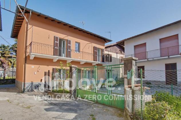 Casa indipendente di 100 m² con 4 locali in vendita a Leggiuno - Foto 2