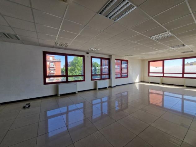 Immobile di 240 m² con 1 locale in affitto a Pero - Foto 12