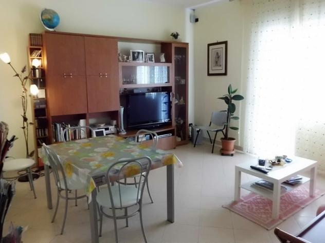 Bagnoregio - Vendesi appartamento ristrutturato con balconi e garage vicino a tutti i servizi.