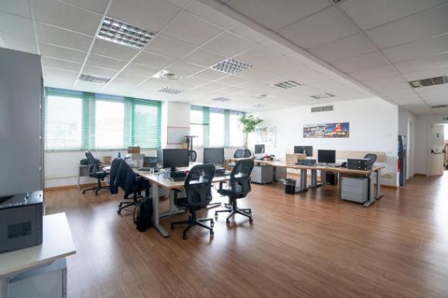 Palazzo / Stabile di 3280 m² con più di 5 locali in vendita a Milano - Foto 16