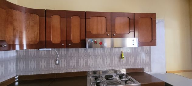 Cucina angolare in legno (330x260) + Lavastoviglie BOSCH + Tavolo e 6 Sedie - Foto 3
