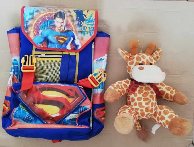 Zaino (cartella) scuola Superman + peluche omaggio
