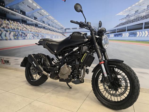 Husqvarna Svartpilen 125 09/2023 - Km 14300 - Foto 2