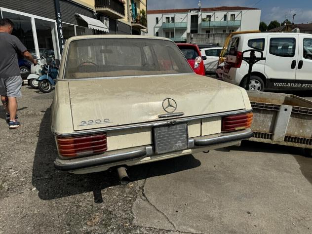 Mercedes-benz 200 Mercedes-Benz 200 D (W115) Anno 1972 - Foto 3