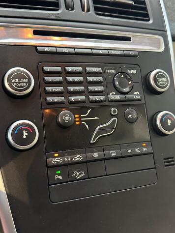 Volvo XC 60 XC60 D5 AWD Geartronic Momentum - Foto 5