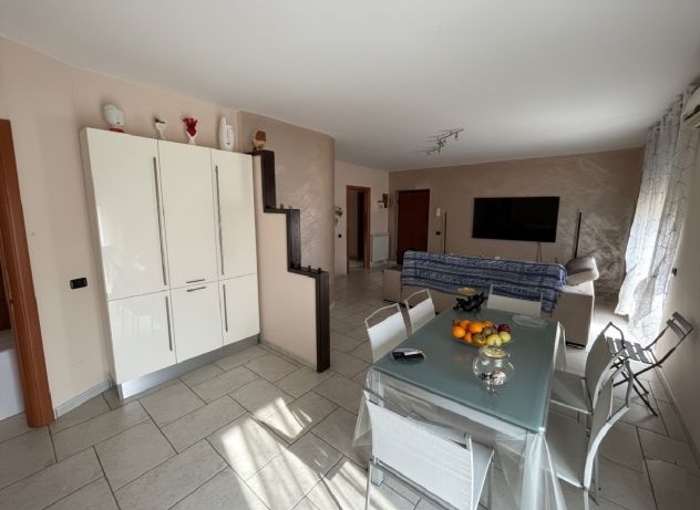 ELEGANTE APPARTAMENTO CON VISTA PANORAMICA E GARAGE - MONDRAGONE - RIF.V3214 - Foto 10