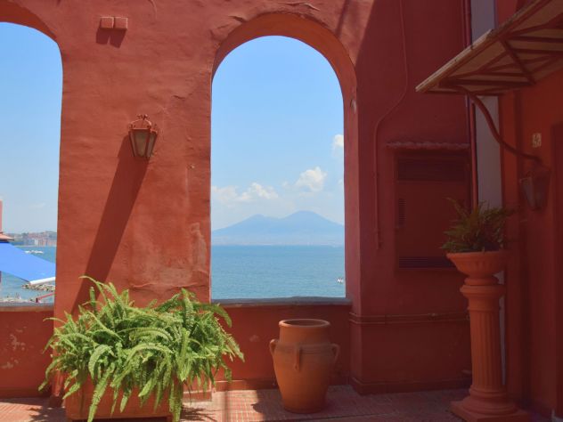 Via Posillipo: appartamento su due livelli con discesa a mare - Foto 9