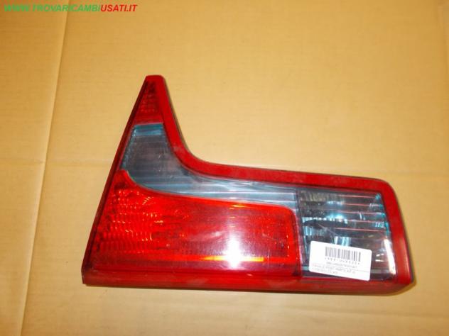 FANALE POST. PARTE INT. D. CITROEN C5 (X3) Parti elettriche Fanaleria Fanali Fanale post. sx. CITROEN - C5 - 01-10-2004 - 01-04-2008