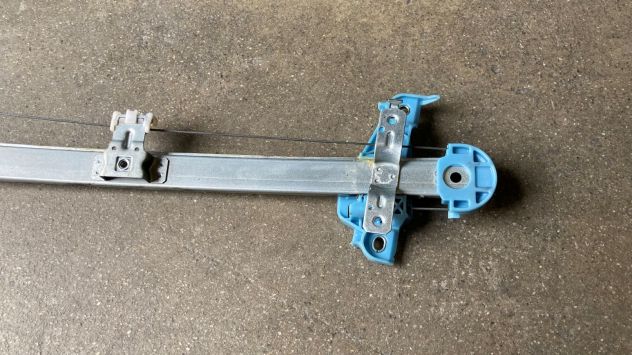 Alzacristallo anteriore SX Suzuki Swift Hybrid del 2023 (83430-52R10) - Foto 3
