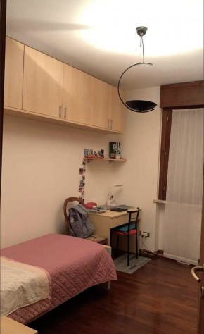 MONOLOCALE ARREDATO IN CORSO VUTTORIO EMANUELE PORTA NUOVA