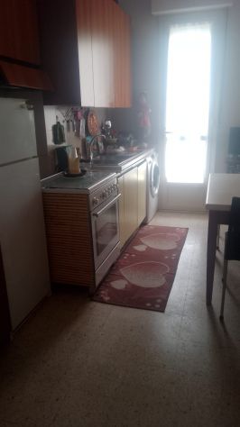 Affitto alloggio SOLO MESE DI AGOSTO N1 camera N1 salone bagno e cucina - Foto 3