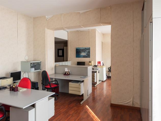 MONZA Centro - ampio ufficio arredato in locazione - Foto 6